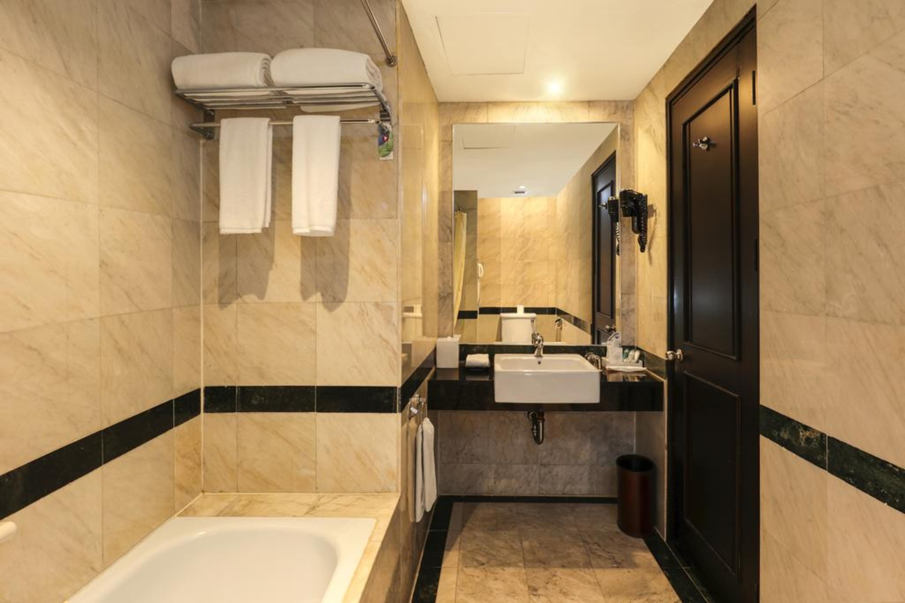 Ap Premier Batam Hotel Nagoya Kültér fotó