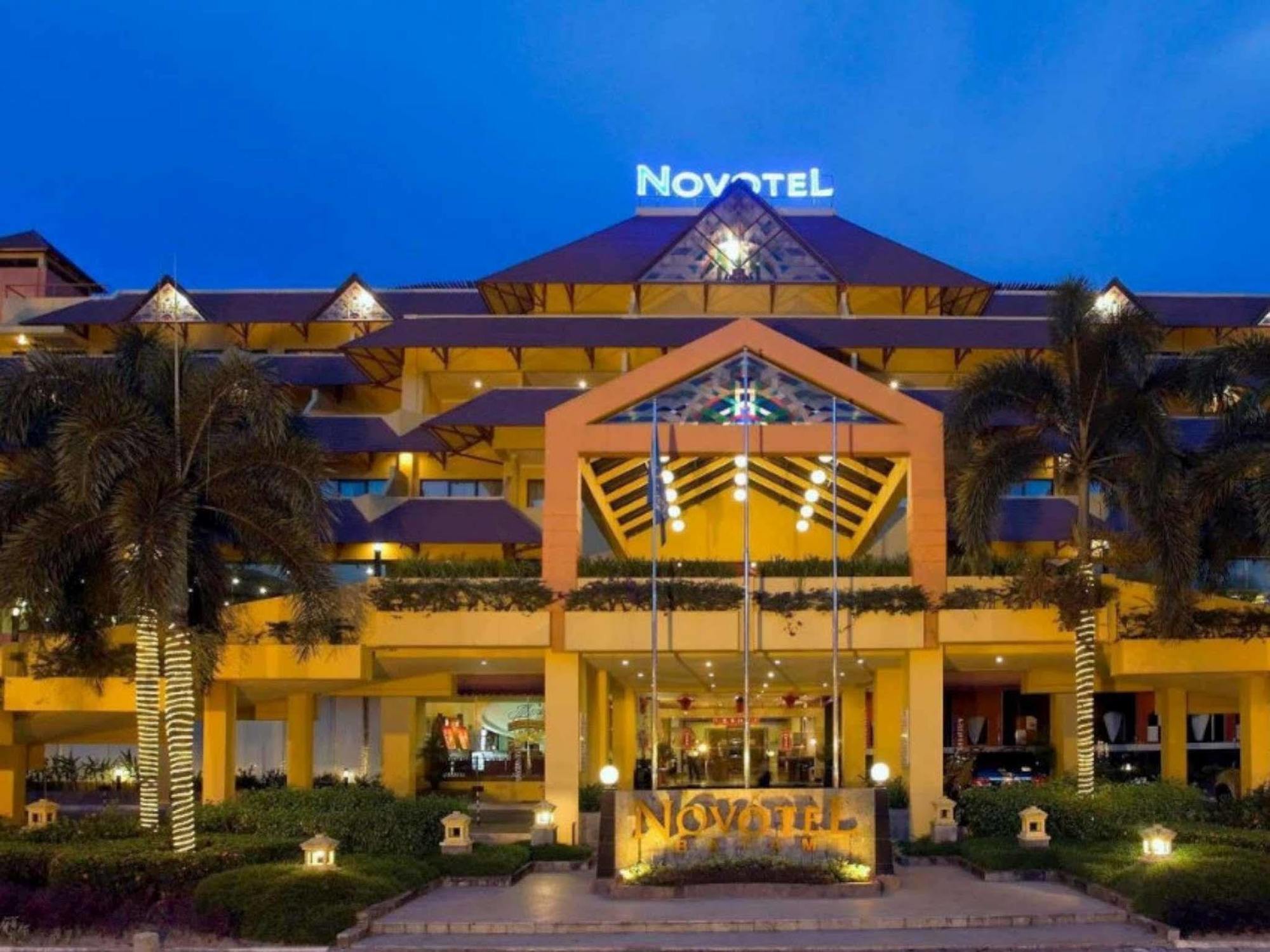 Ap Premier Batam Hotel Nagoya Kültér fotó