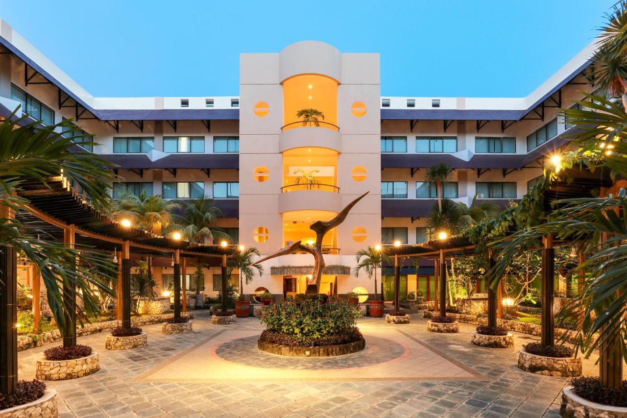 Ap Premier Batam Hotel Nagoya Kültér fotó